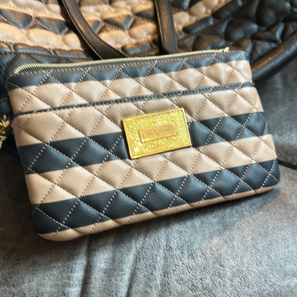 Betty Johnson eclectically paired tote and wallet.(SKU 245) - Picture 9 of 16